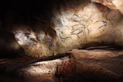 Le panneau des rennes et des chevaux ©Patrick Aventurier - Grotte Chauvet 2-Ardèche