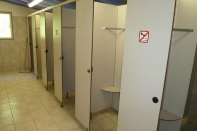 Sanitaires – Les douches Sanitaires - Les douches
